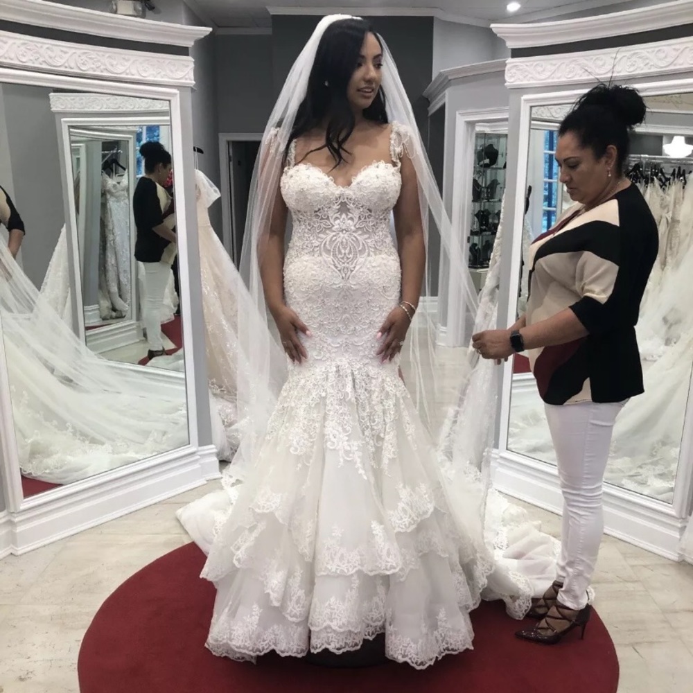 IVORY eve of milady mermaid wedding dress size 12-14 street size